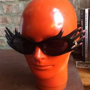 Black hands sunglasses